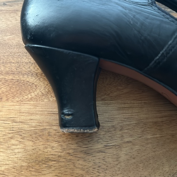 Capezio Black Character Shoes/Heels - 7.5 - Picture 6 of 10